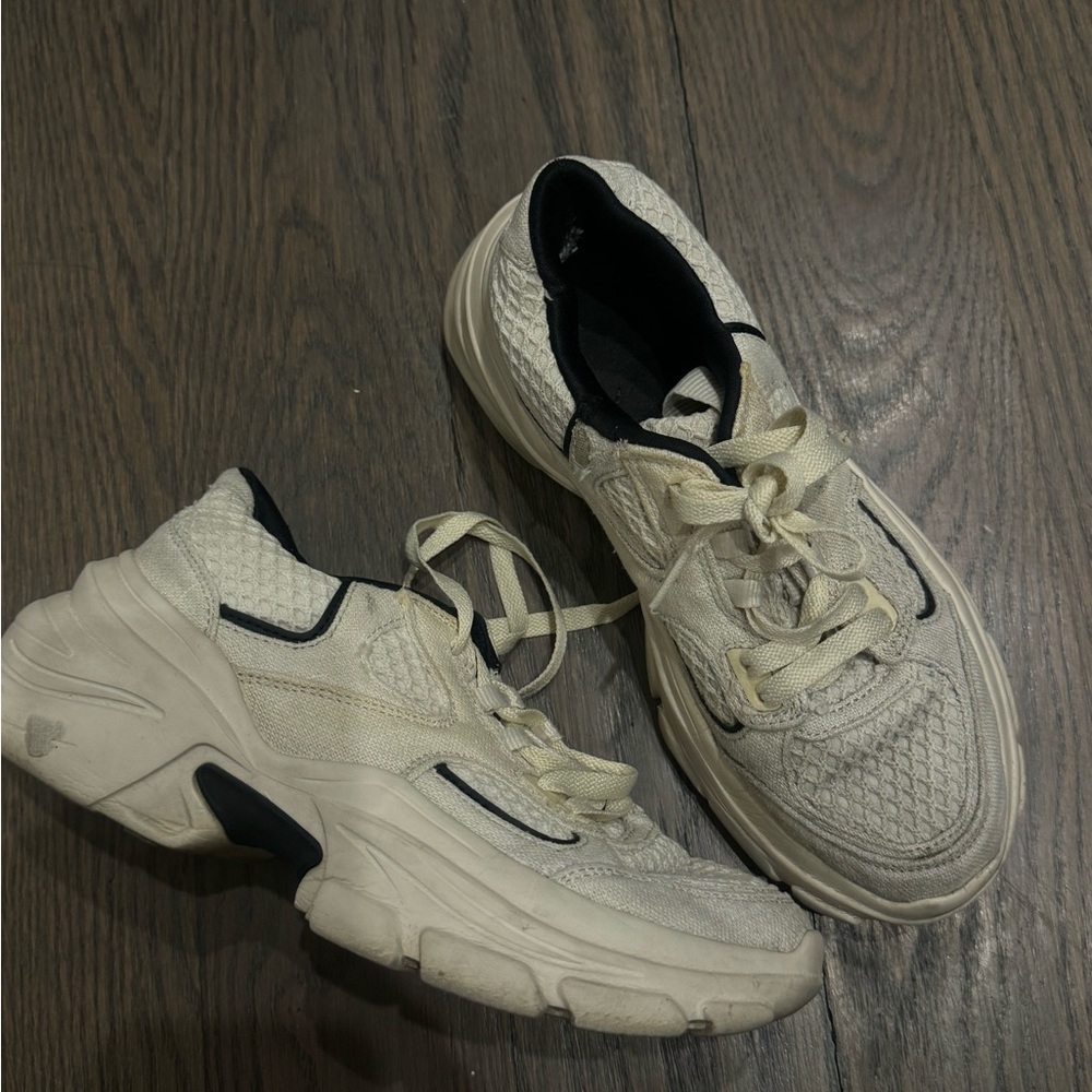 Zara “new balance” look alike sneakers size 37 / 6.5
